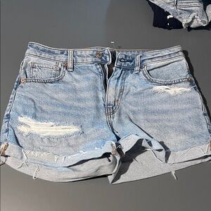American Eagle Outfitters Light Blue Distressed Jean mom short